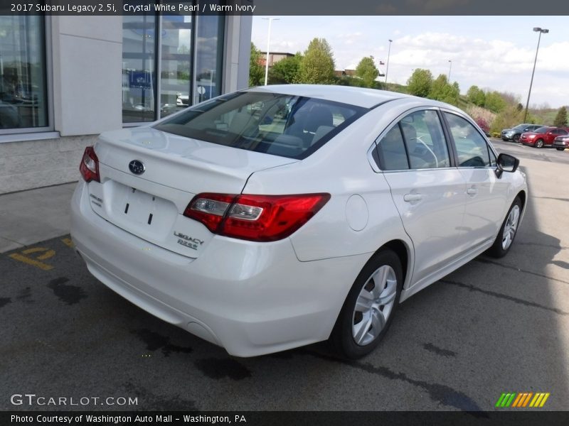 Crystal White Pearl / Warm Ivory 2017 Subaru Legacy 2.5i