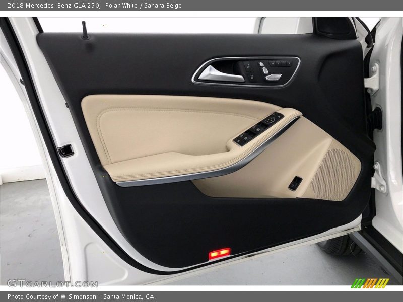 Polar White / Sahara Beige 2018 Mercedes-Benz GLA 250