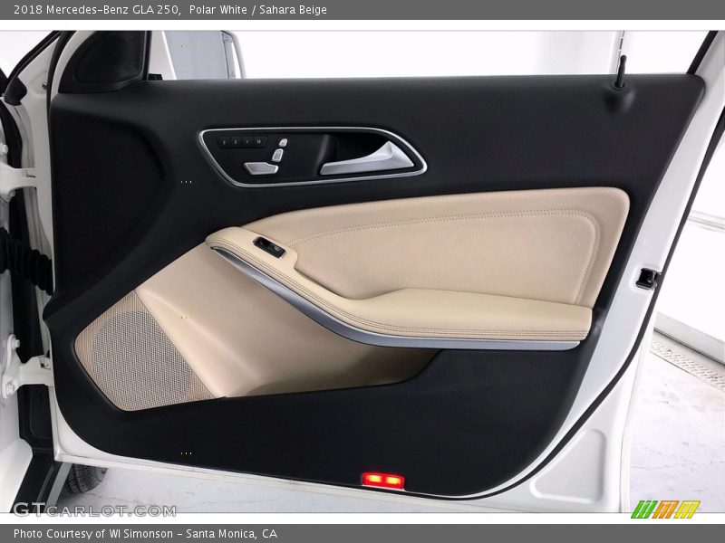 Polar White / Sahara Beige 2018 Mercedes-Benz GLA 250