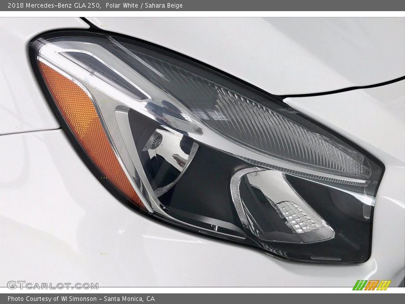 Polar White / Sahara Beige 2018 Mercedes-Benz GLA 250