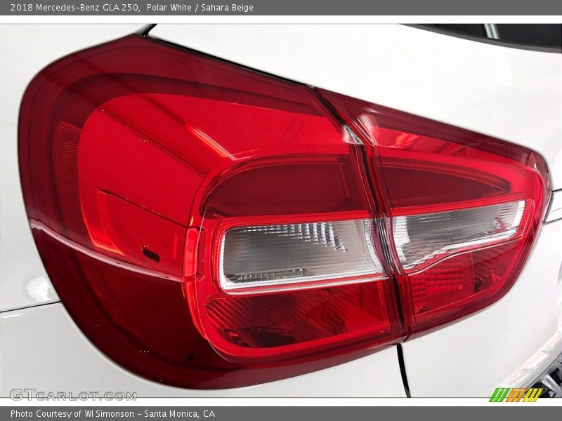 Polar White / Sahara Beige 2018 Mercedes-Benz GLA 250