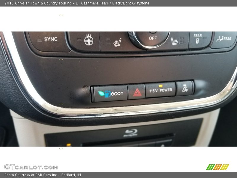 Cashmere Pearl / Black/Light Graystone 2013 Chrysler Town & Country Touring - L