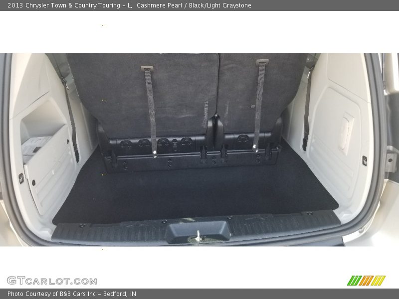 Cashmere Pearl / Black/Light Graystone 2013 Chrysler Town & Country Touring - L