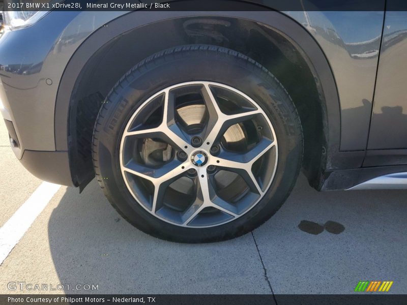 Mineral Grey Metallic / Black 2017 BMW X1 xDrive28i
