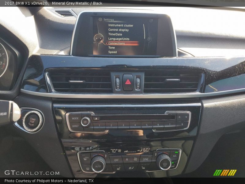 Mineral Grey Metallic / Black 2017 BMW X1 xDrive28i