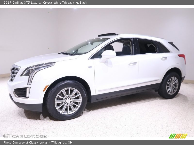 Crystal White Tricoat / Jet Black 2017 Cadillac XT5 Luxury