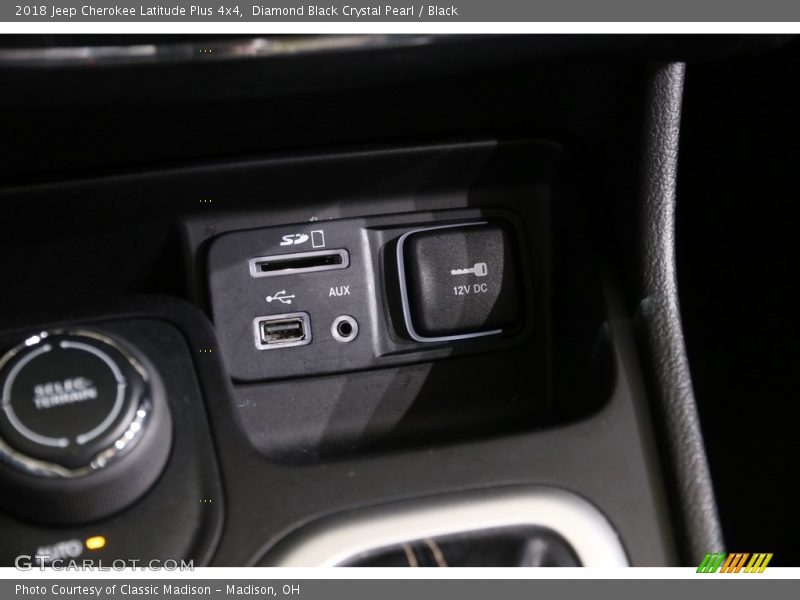 Diamond Black Crystal Pearl / Black 2018 Jeep Cherokee Latitude Plus 4x4