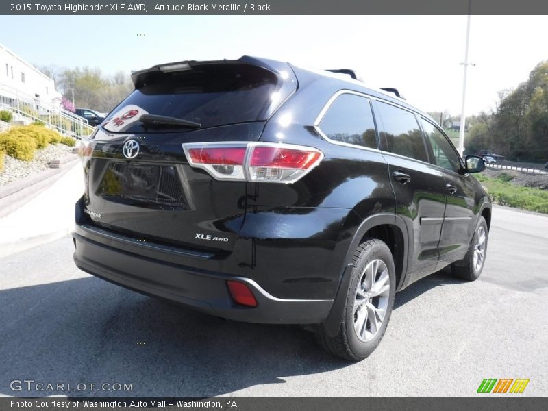Attitude Black Metallic / Black 2015 Toyota Highlander XLE AWD