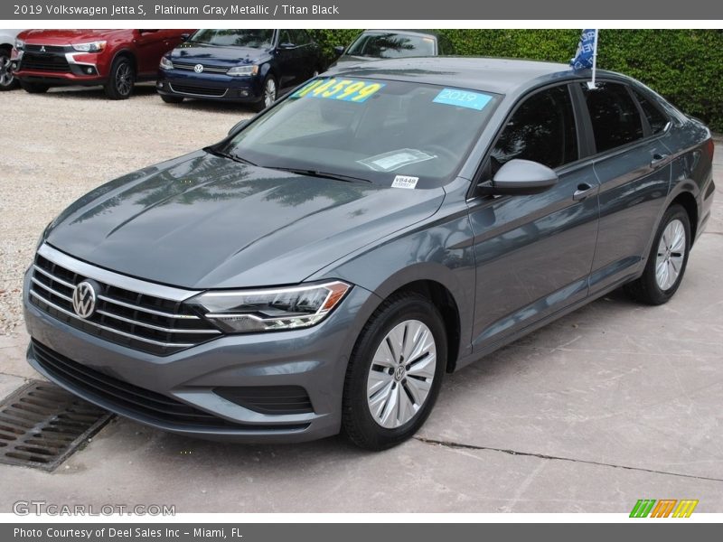Platinum Gray Metallic / Titan Black 2019 Volkswagen Jetta S