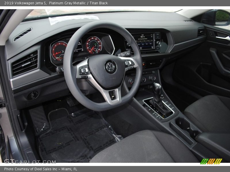 Platinum Gray Metallic / Titan Black 2019 Volkswagen Jetta S
