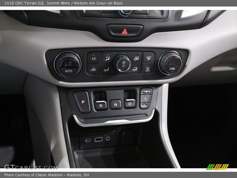 Summit White / Medium Ash Gray/­Jet Black 2018 GMC Terrain SLE