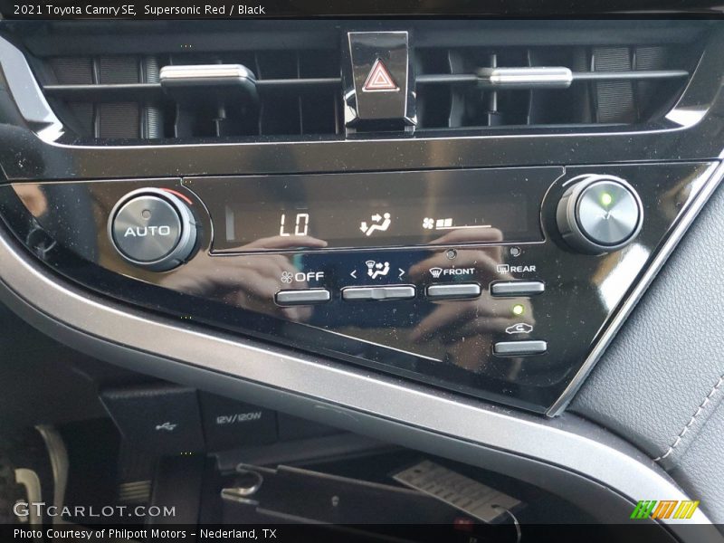 Supersonic Red / Black 2021 Toyota Camry SE