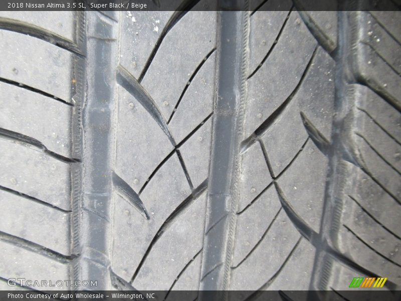 Super Black / Beige 2018 Nissan Altima 3.5 SL