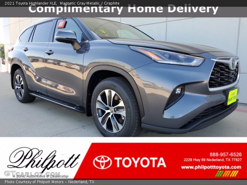 Magnetic Gray Metallic / Graphite 2021 Toyota Highlander XLE