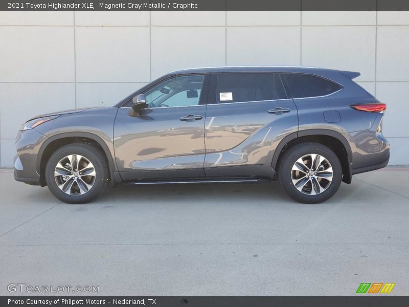 Magnetic Gray Metallic / Graphite 2021 Toyota Highlander XLE