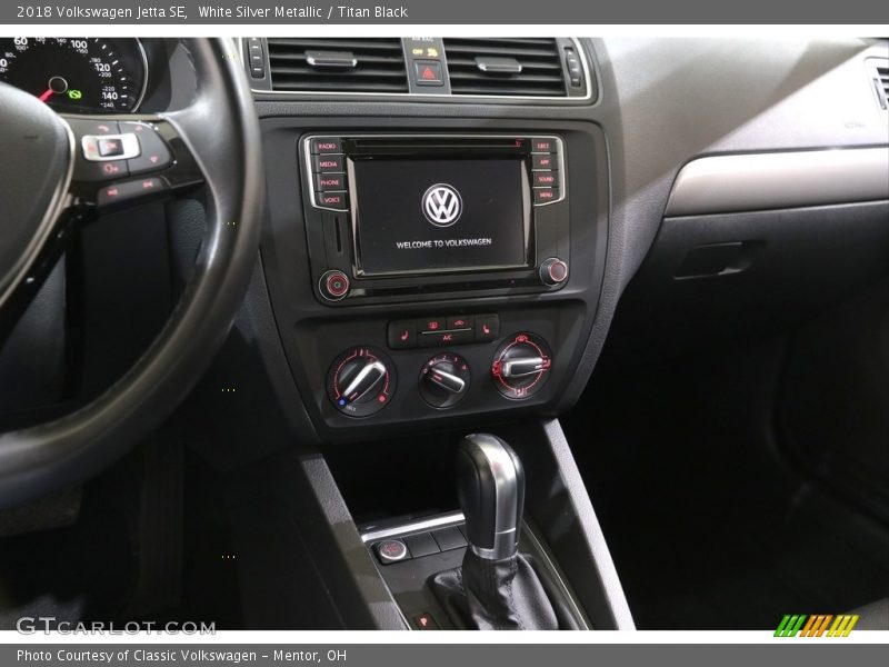 White Silver Metallic / Titan Black 2018 Volkswagen Jetta SE