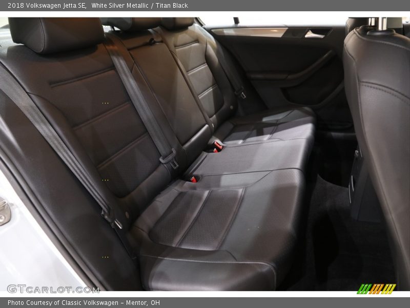 White Silver Metallic / Titan Black 2018 Volkswagen Jetta SE