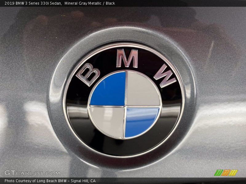  2019 3 Series 330i Sedan Logo