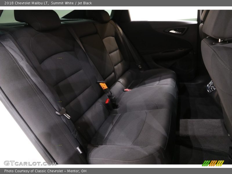 Summit White / Jet Black 2018 Chevrolet Malibu LT
