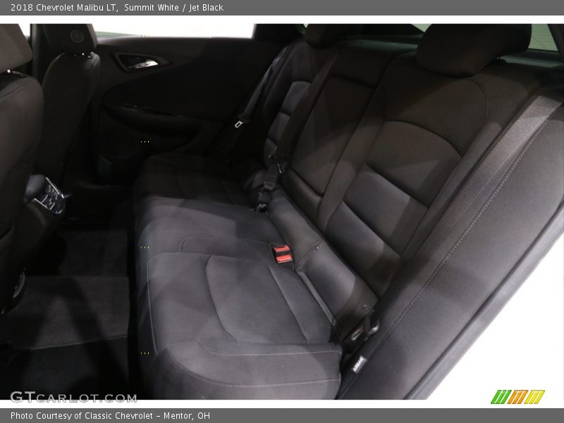 Summit White / Jet Black 2018 Chevrolet Malibu LT