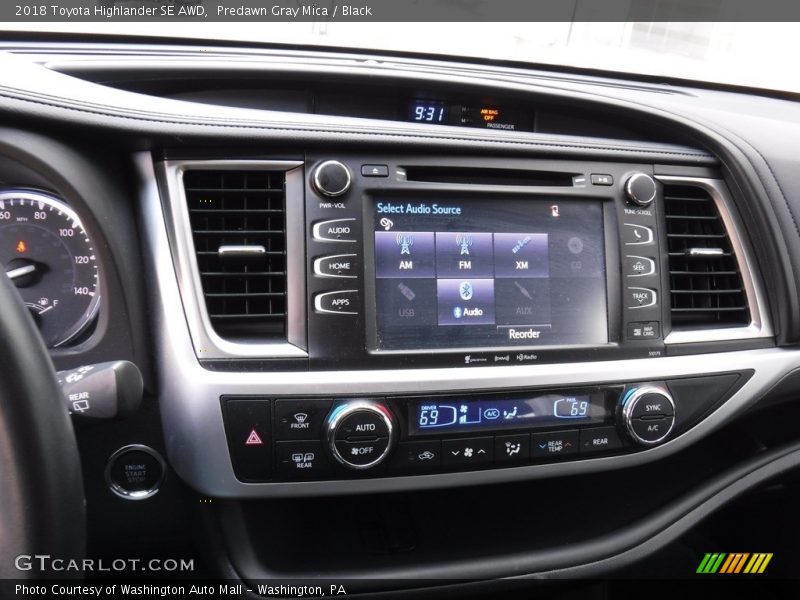 Predawn Gray Mica / Black 2018 Toyota Highlander SE AWD