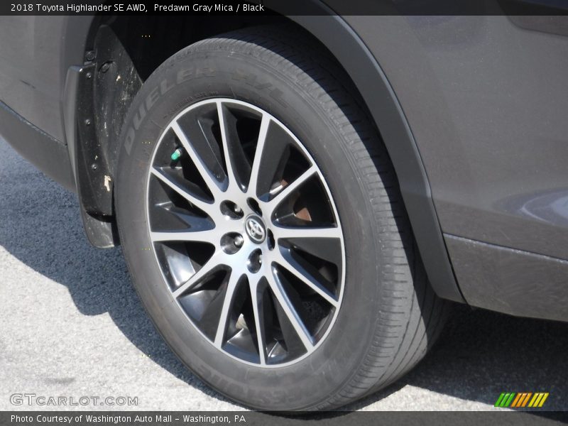Predawn Gray Mica / Black 2018 Toyota Highlander SE AWD