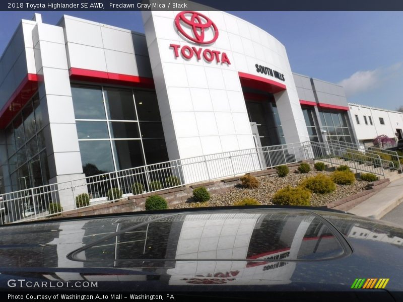 Predawn Gray Mica / Black 2018 Toyota Highlander SE AWD