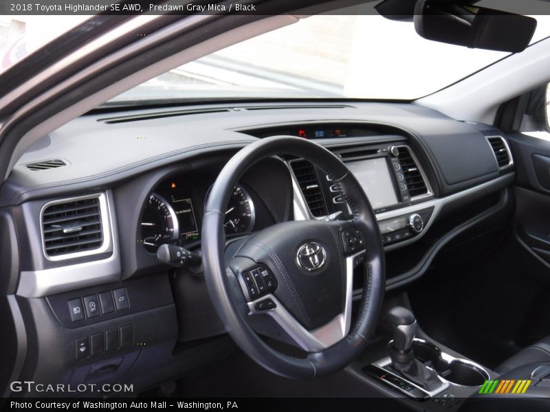 Predawn Gray Mica / Black 2018 Toyota Highlander SE AWD