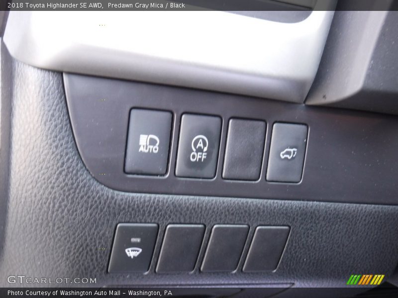 Predawn Gray Mica / Black 2018 Toyota Highlander SE AWD