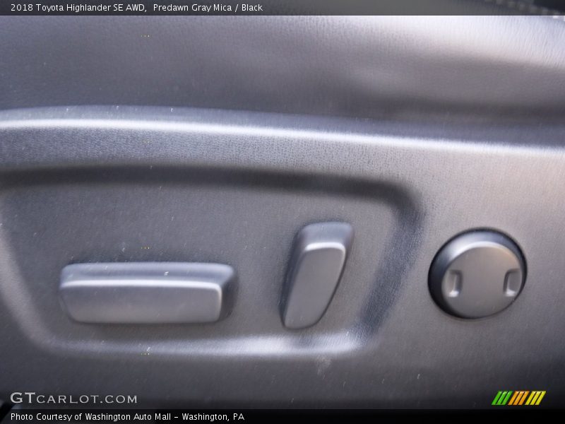 Predawn Gray Mica / Black 2018 Toyota Highlander SE AWD