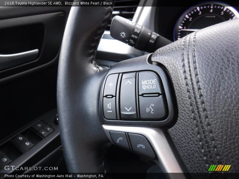 Blizzard White Pearl / Black 2018 Toyota Highlander SE AWD