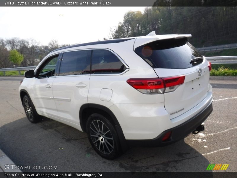 Blizzard White Pearl / Black 2018 Toyota Highlander SE AWD