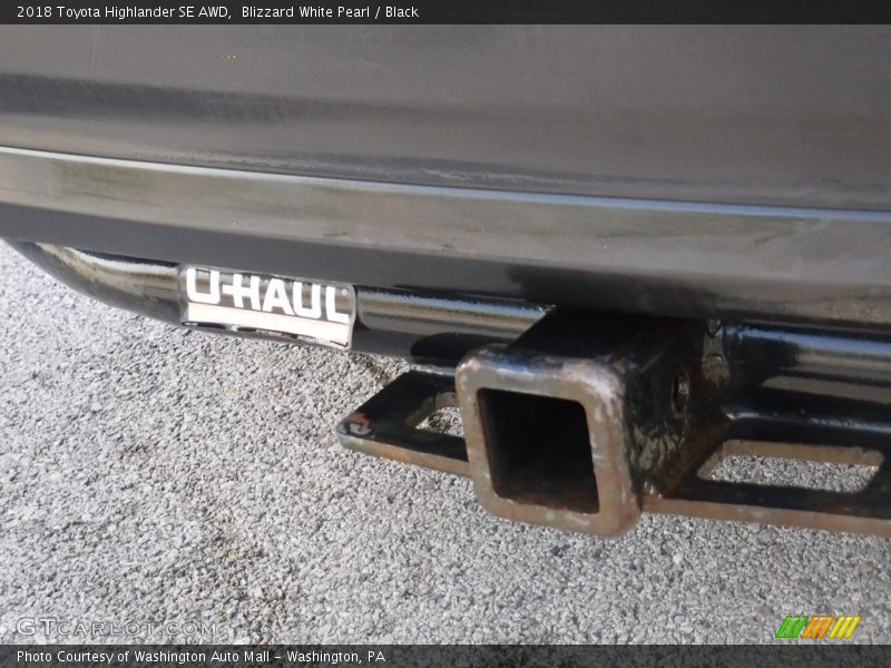 Blizzard White Pearl / Black 2018 Toyota Highlander SE AWD