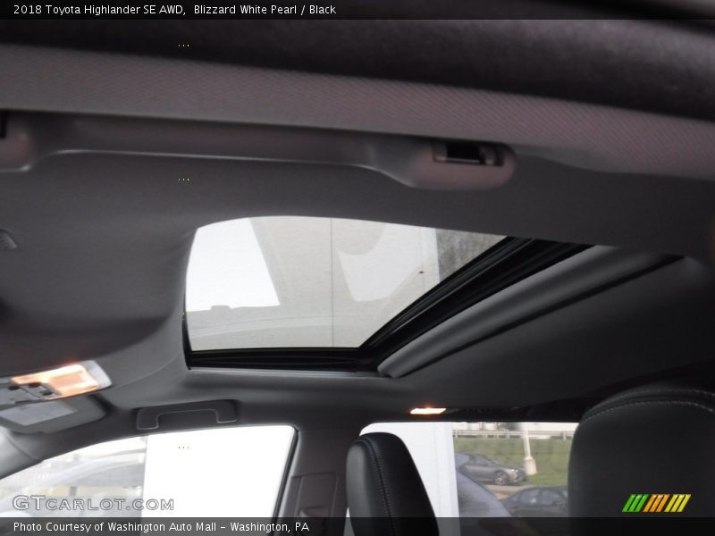 Blizzard White Pearl / Black 2018 Toyota Highlander SE AWD