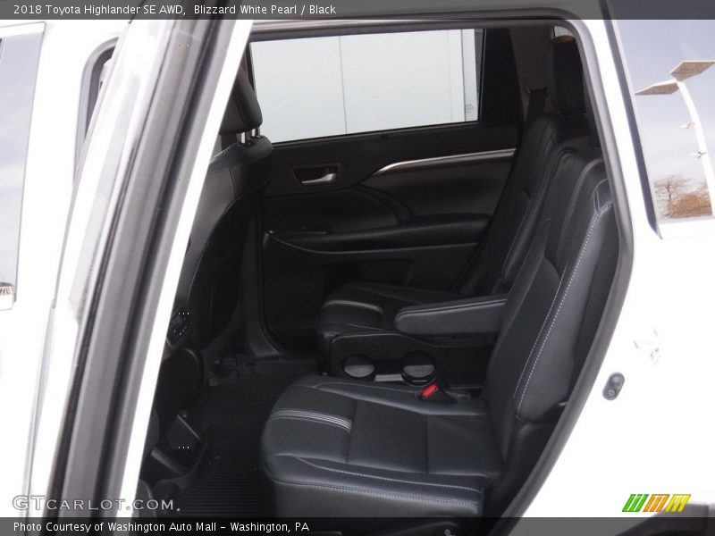 Blizzard White Pearl / Black 2018 Toyota Highlander SE AWD