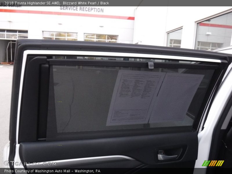 Blizzard White Pearl / Black 2018 Toyota Highlander SE AWD