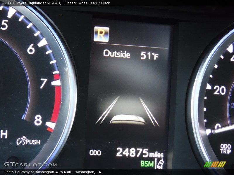 Blizzard White Pearl / Black 2018 Toyota Highlander SE AWD