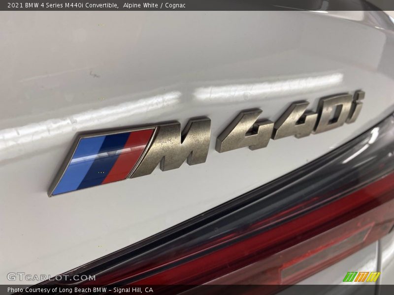  2021 4 Series M440i Convertible Logo