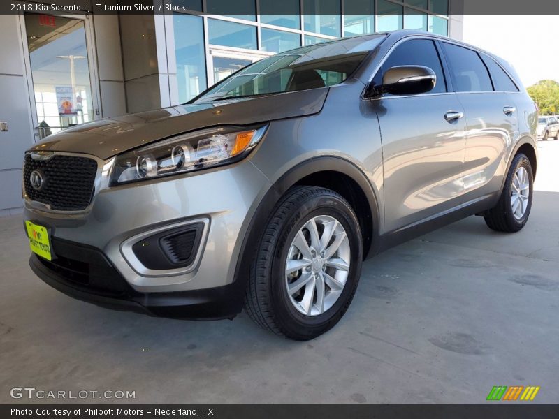 Titanium Silver / Black 2018 Kia Sorento L