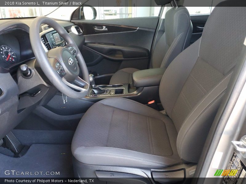 Titanium Silver / Black 2018 Kia Sorento L