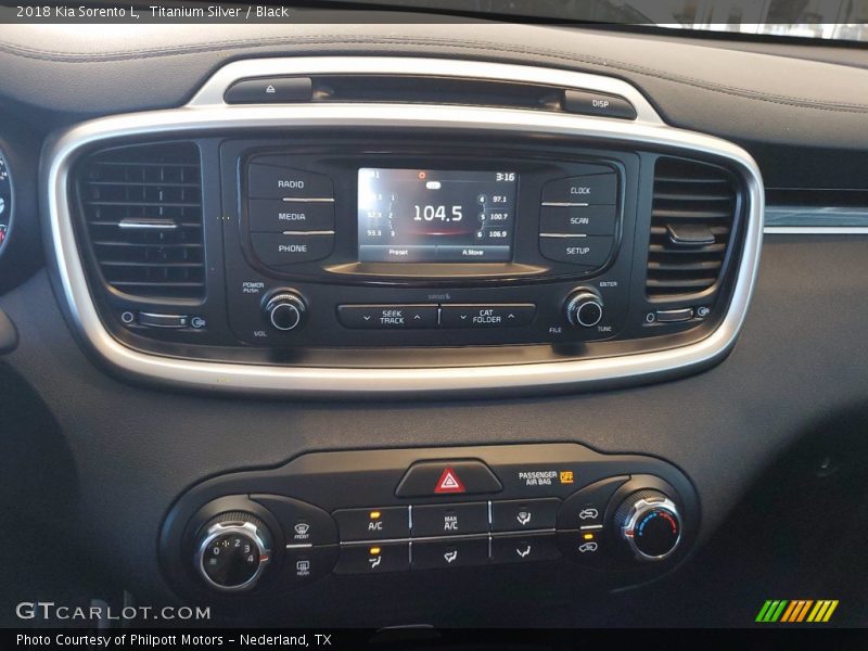 Titanium Silver / Black 2018 Kia Sorento L