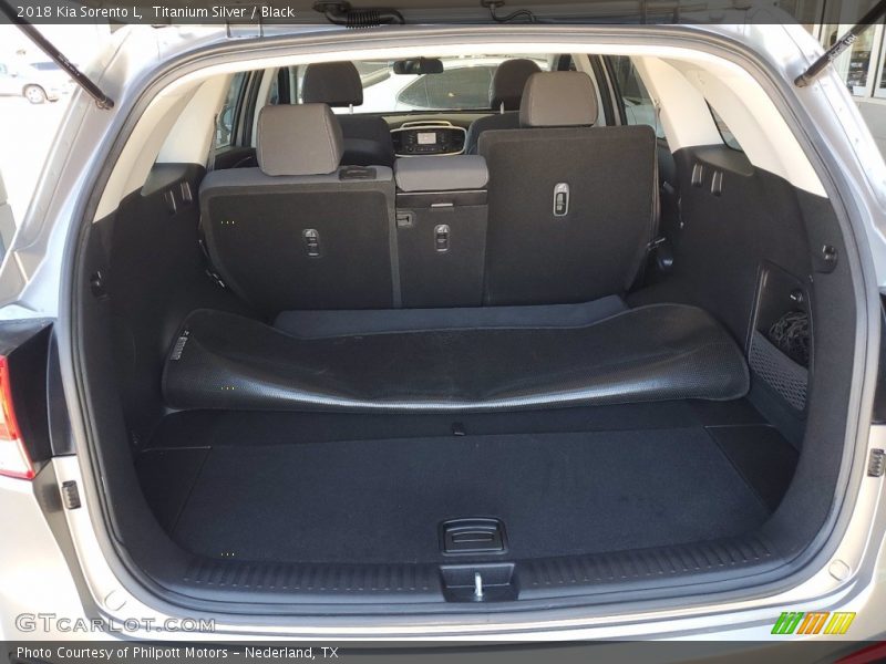 Titanium Silver / Black 2018 Kia Sorento L