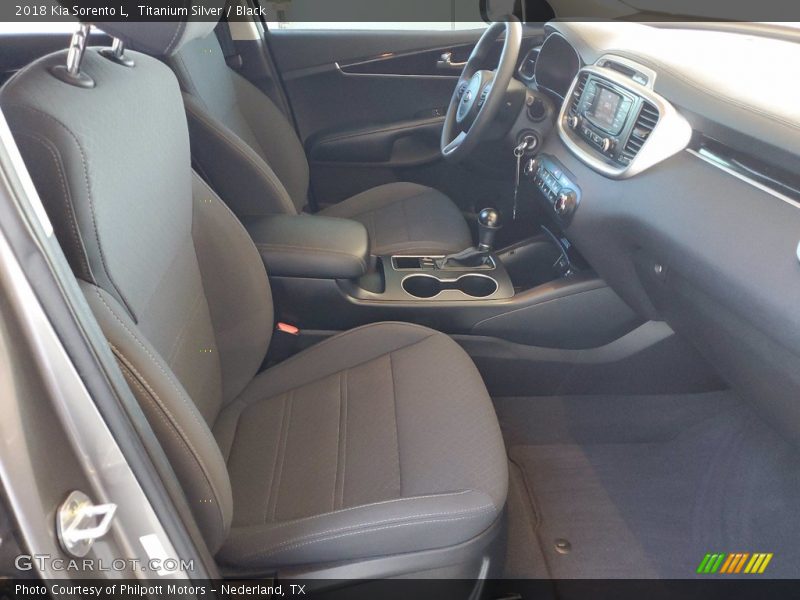 Titanium Silver / Black 2018 Kia Sorento L