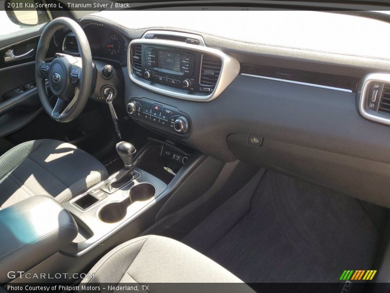 Titanium Silver / Black 2018 Kia Sorento L