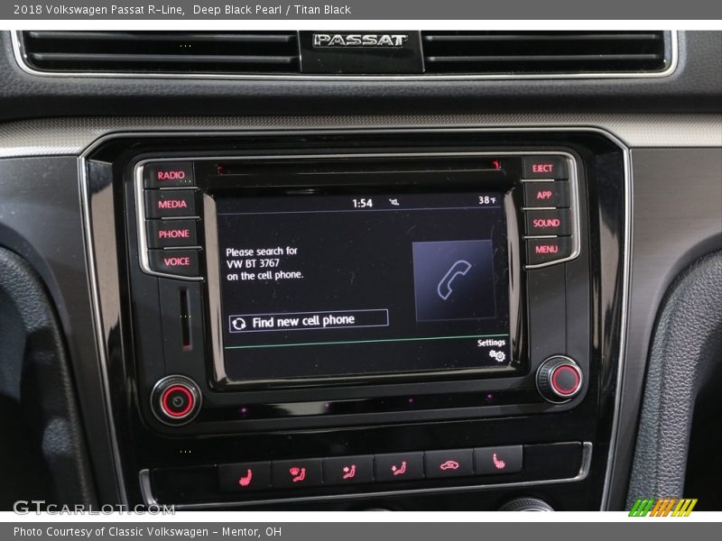Deep Black Pearl / Titan Black 2018 Volkswagen Passat R-Line
