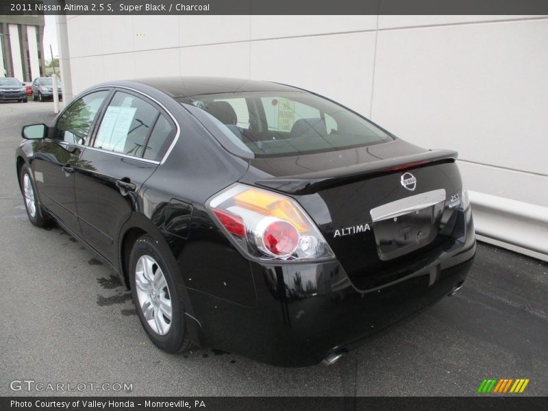 Super Black / Charcoal 2011 Nissan Altima 2.5 S