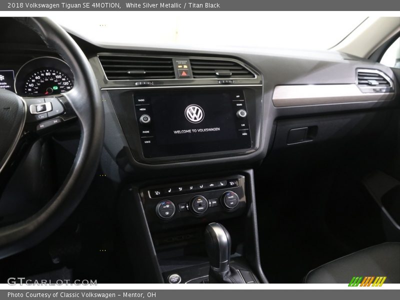 White Silver Metallic / Titan Black 2018 Volkswagen Tiguan SE 4MOTION