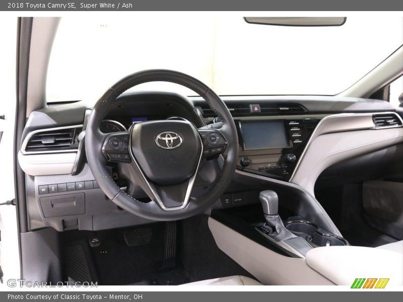 Super White / Ash 2018 Toyota Camry SE