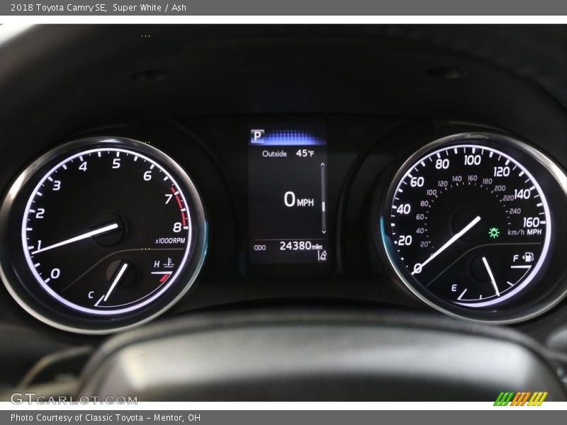 Super White / Ash 2018 Toyota Camry SE