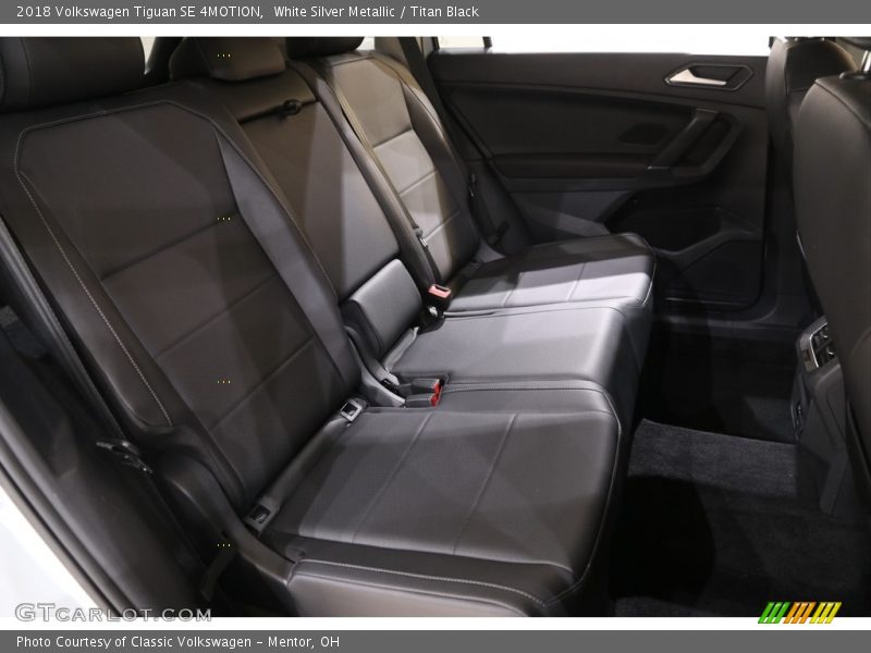 White Silver Metallic / Titan Black 2018 Volkswagen Tiguan SE 4MOTION